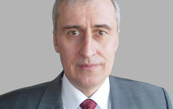 Проф.д-р Храбрин Башев от ИАИ – отново пръв в класацията за българските икономисти за последните десет години и водещ в челната тройка на всички времена. Водещо място и за ИАИ.